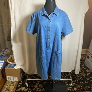 Denim shift dress with patch pockets, size 2X.
